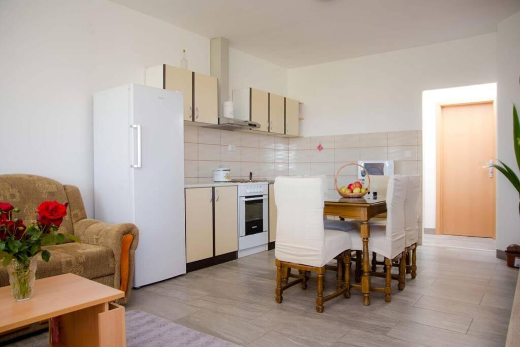 Apartment Jope Kaštela Buitenkant foto